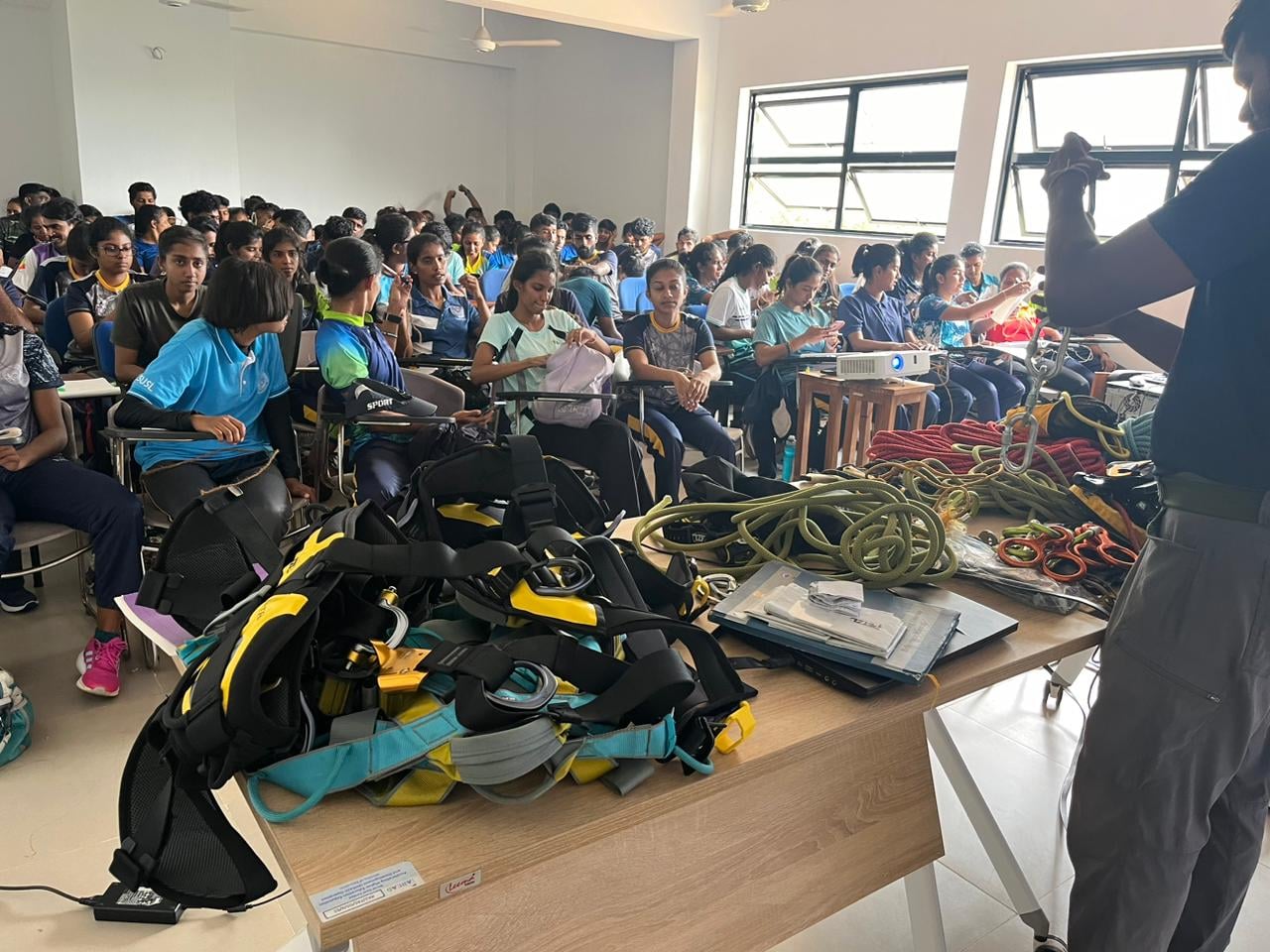 Department of Sports Sciences and Physical Education Conducts Basic Rope Handling Program