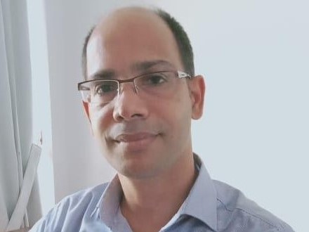  Dr. MDEK Gunathilaka