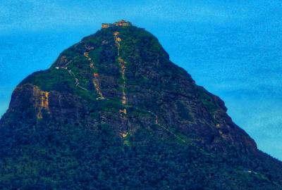 <a href="https://commons.wikimedia.org/wiki/File:Sri_Pada_Mountain_(Adams_Peak).jpg">Jithey</a>, <a href="https://creativecommons.org/licenses/by-sa/4.0">CC BY-SA 4.0</a>, via Wikimedia Commons