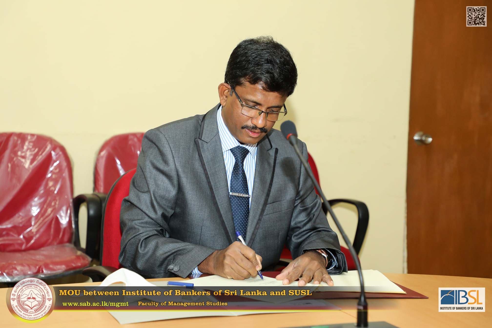 Faculty of Management Studies signs MOU with Institute of Bankers of Sri Lanka
